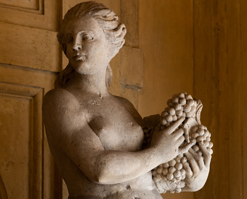 Palazzo Fava statua
