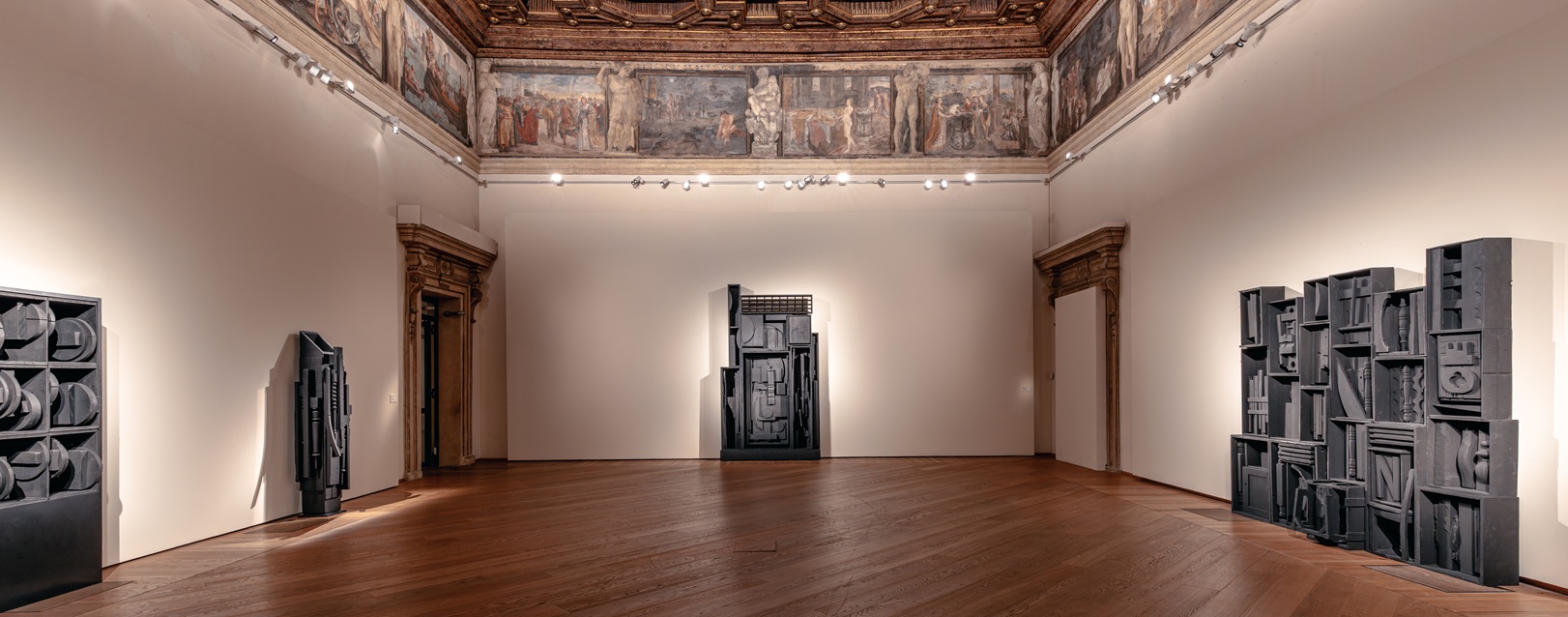 Allestimento mostra "Louise Nevelson" a Palazzo Fava