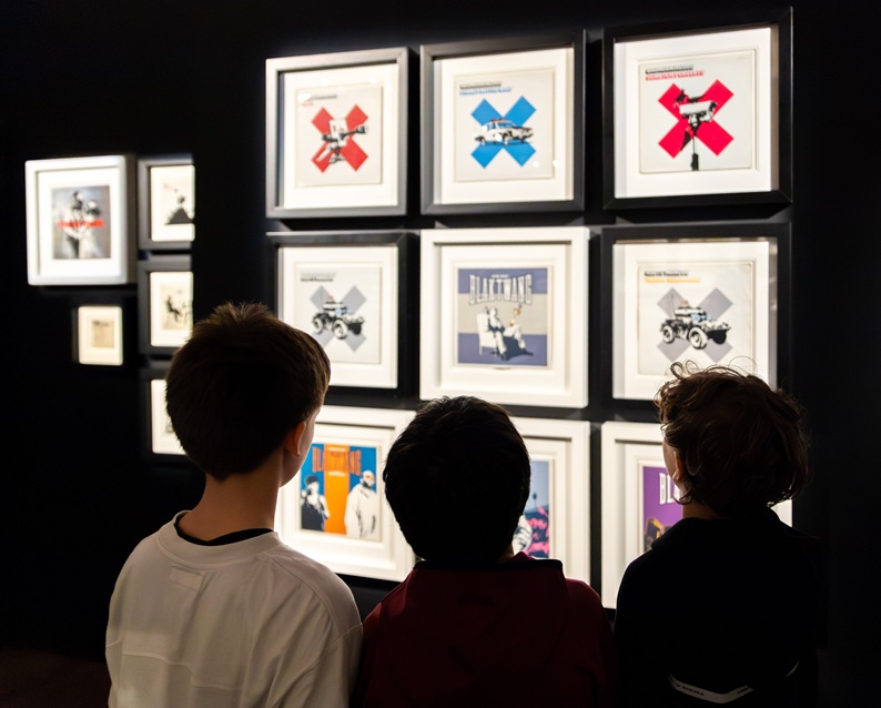 Mostra "Banksy Archive 01. The School of Bristol 1983-2005" a Palazzo Fava, Bologna